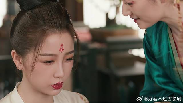 小兰花新婚丢首饰，婉卿前来帮忙，小兰花一脸不情愿