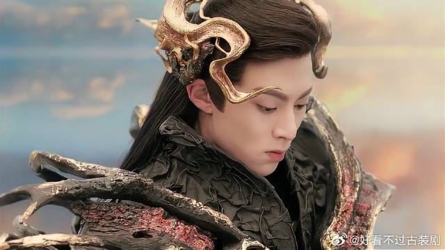 大强莫名掉眼泪，竟是小兰花搞的鬼，下秒竟用隐身术