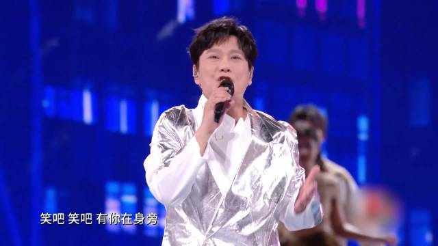 张信哲怀化演唱会首唱新歌《属于我们的故事》