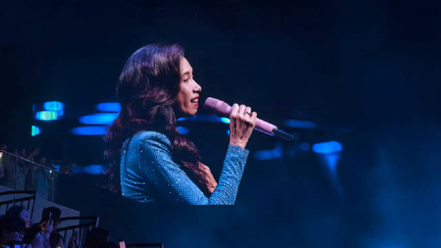 莫文蔚现身蔚来发布会，成为ES8车主