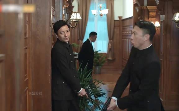 谍战片我感觉还是潜伏好看！