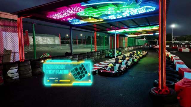 重庆汽摩公园荧光卡丁车点亮赛道，体验未来赛车手快感