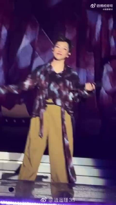 林忆莲温州暴雨演唱会歌迷合唱《至少还有你》