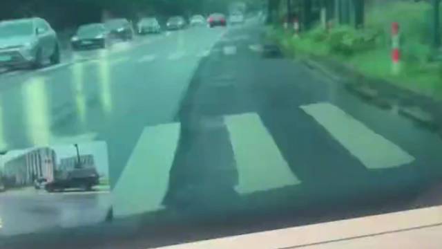 视频车司机反应真快！