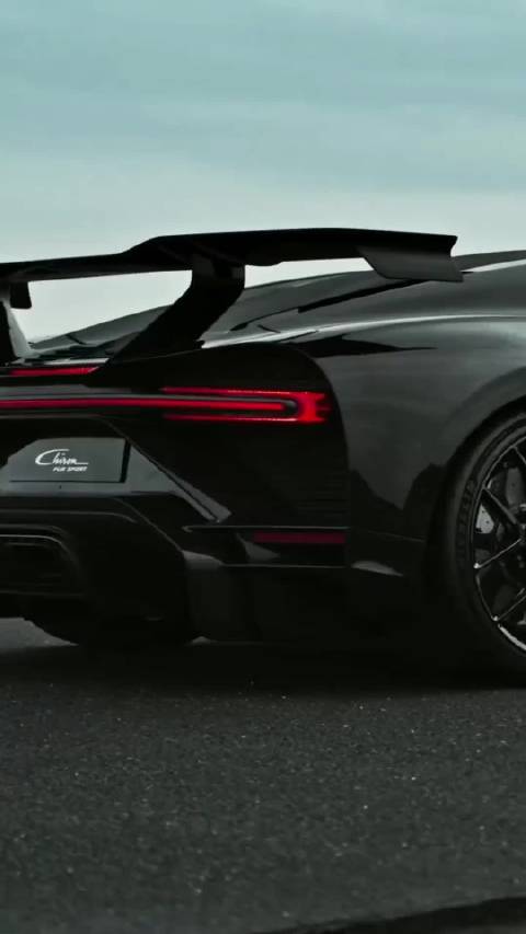 看看布加迪的精彩漂移瞬间，场面相当炸裂