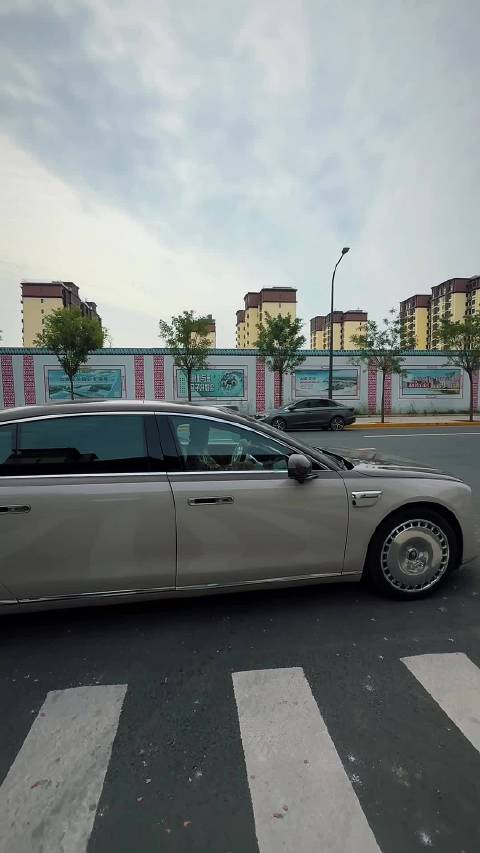 享界S9T首批用户交付仪式举行，车主期待提车