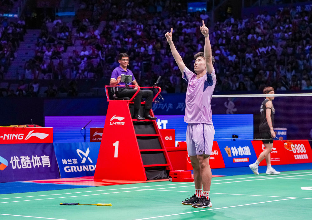 国羽斩获中国羽毛球大师赛男单、女双冠军