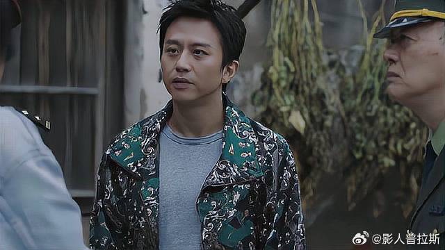 邓超穿越98年 警察追家里查户口，当场和老爸结为兄弟