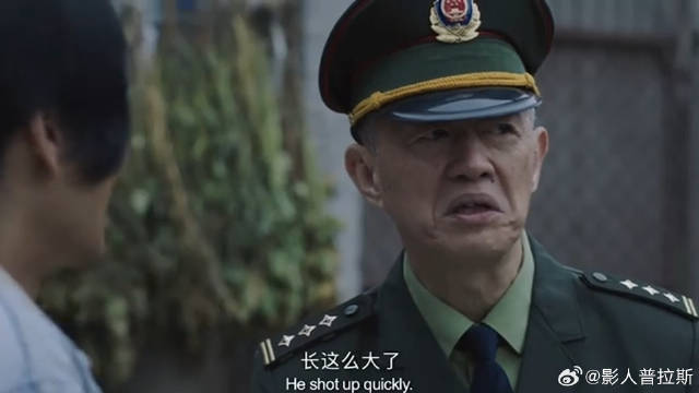 邓超被警察盘查 拿出身份证不被承认，下秒一句话贼逗