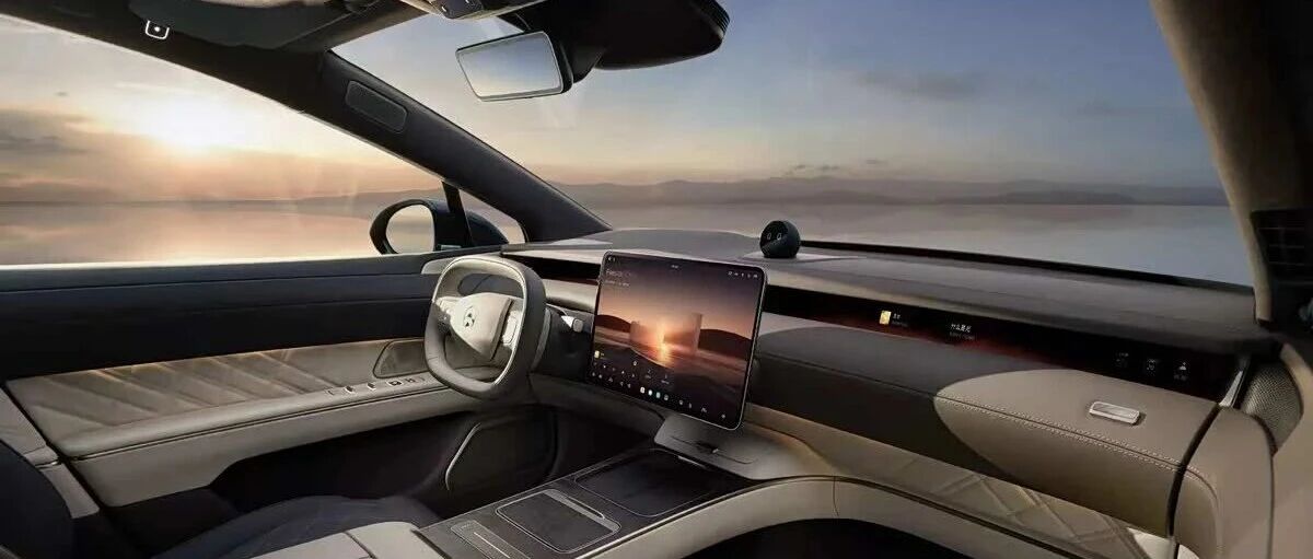 700牛·米，3.97秒破百，女王座驾180°放倒，你会选它还是问界M9/理想L9？