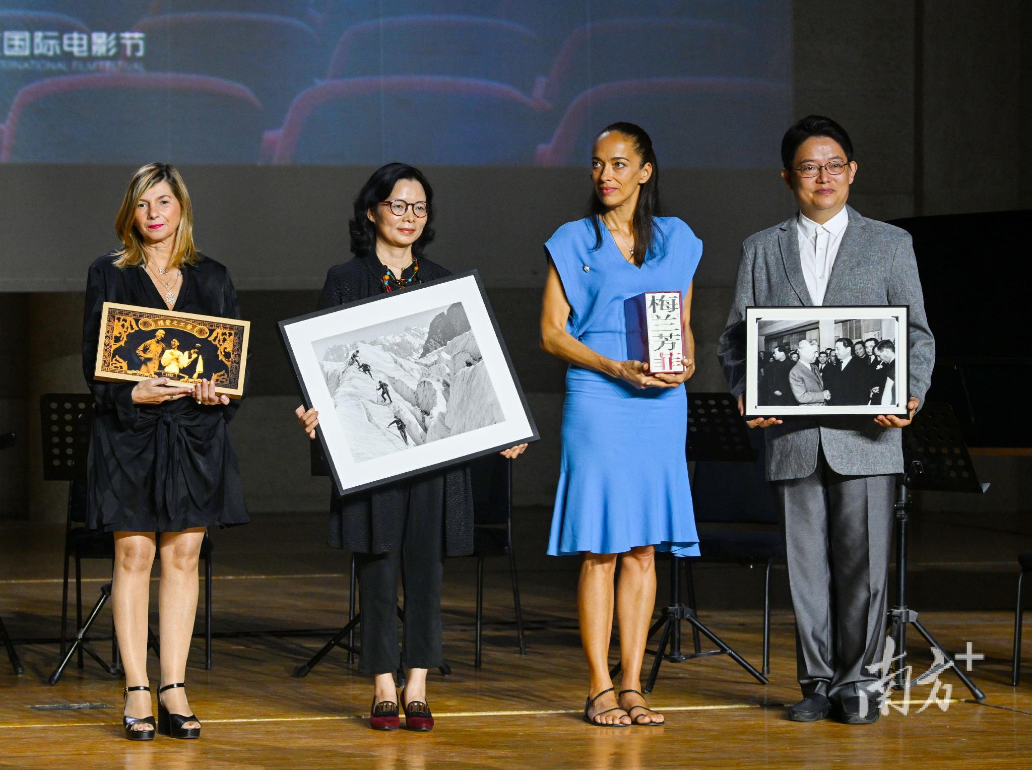 卓别林孙女：愿延续祖父与中国的情缘，欣赏贾玲《热辣滚烫》