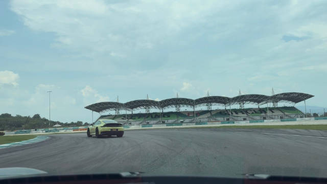 保时捷911卡雷拉4S泰赫雅特雪邦赛道轻松追逐GTS