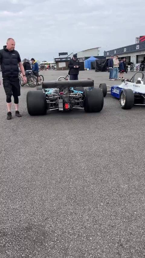 这是青春版F1还是高档卡丁车，有小伙伴知道吗