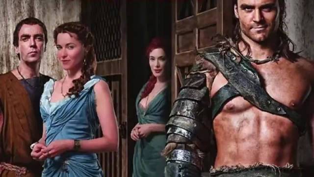 旧相机照片定格瞬间，物是人非只剩回忆