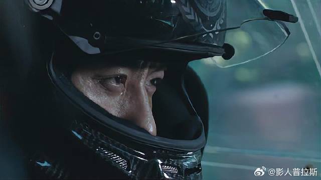 拉力赛火热进行 黑马邓超领先，能否夺冠我们拭目以待