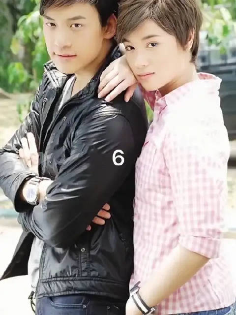 吉娜带丽莉姐见男朋友，阿雅看到后妈吓得躲起来