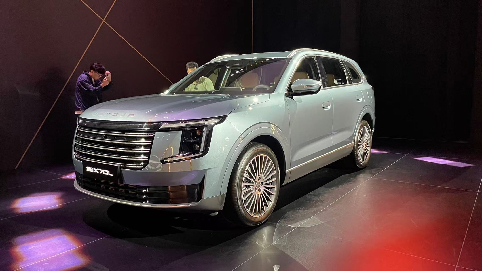 捷途X70L上市置换价9.99万起 配备CDC电磁悬挂