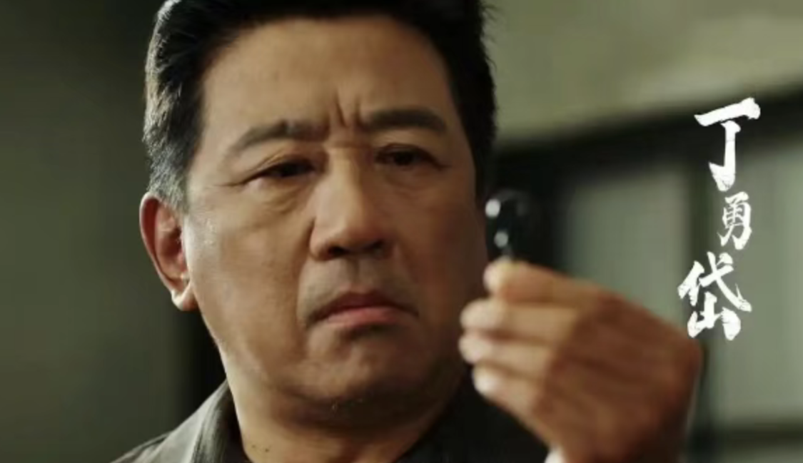 央八首播！40集谍战新剧来袭，“潜伏”英雄齐聚，重燃热血谍海！