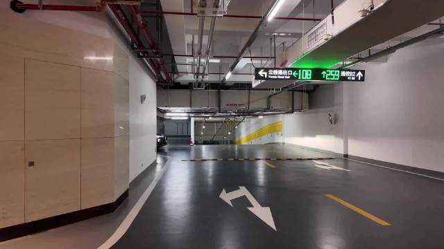 胡歌驾沃尔沃XC70亮相发布会，安全之旅启幕