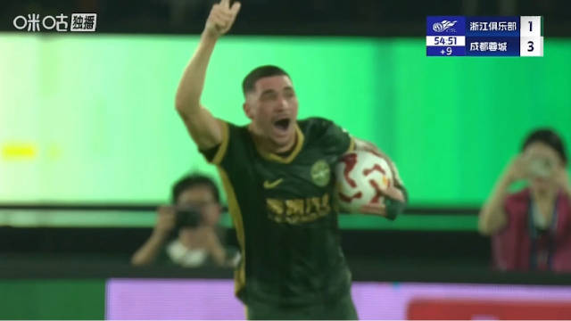 奥乌苏亚戈连扳两球，浙江队补时绝平成都蓉城