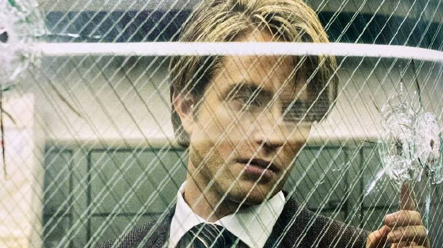 诺兰《信条》今日22:25电影频道播出，颠覆物理法则