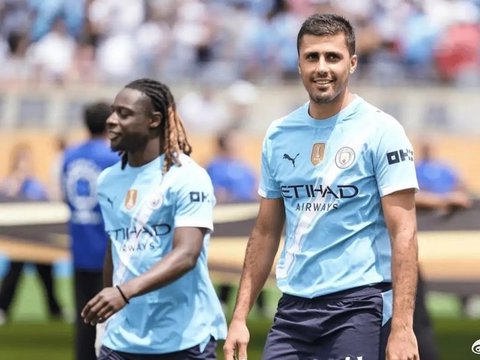 省着点用！曼城战枪手罗德里最好别上 跟南郭先生一起会被坑死