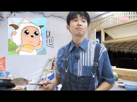 赵小童：你看，我煎的饼可好了，一点都不粘