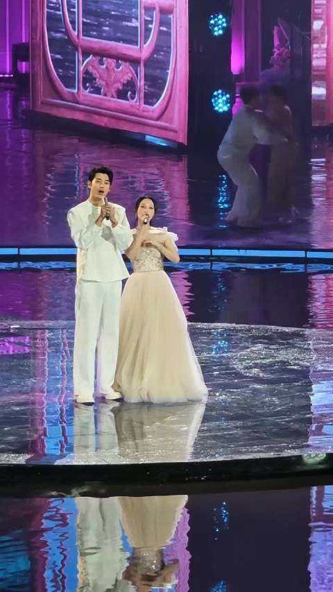 金莎孙丞潇中秋晚会甜蜜对唱