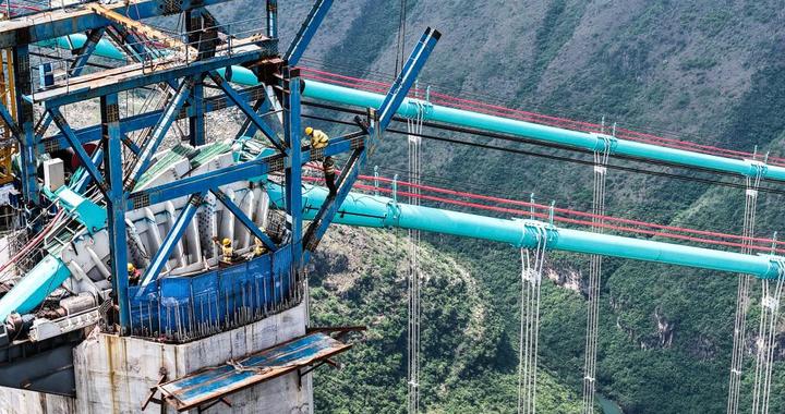 轻量化索鞍给新的世界第一高桥减负31%，以尖端工艺扛起万吨桥身