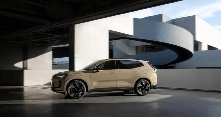 限时26.99万起，搭SMA超混架构，沃尔沃XC70上市