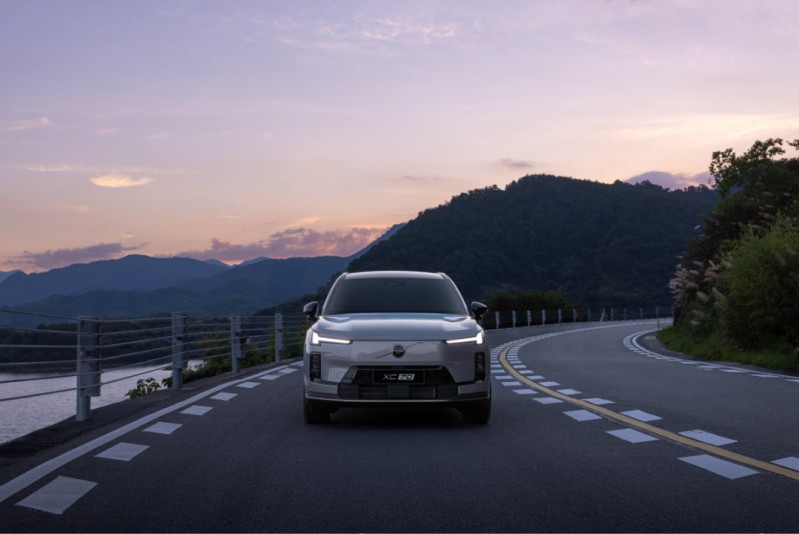 全新沃尔沃XC70上市，主打“全能超混”技术