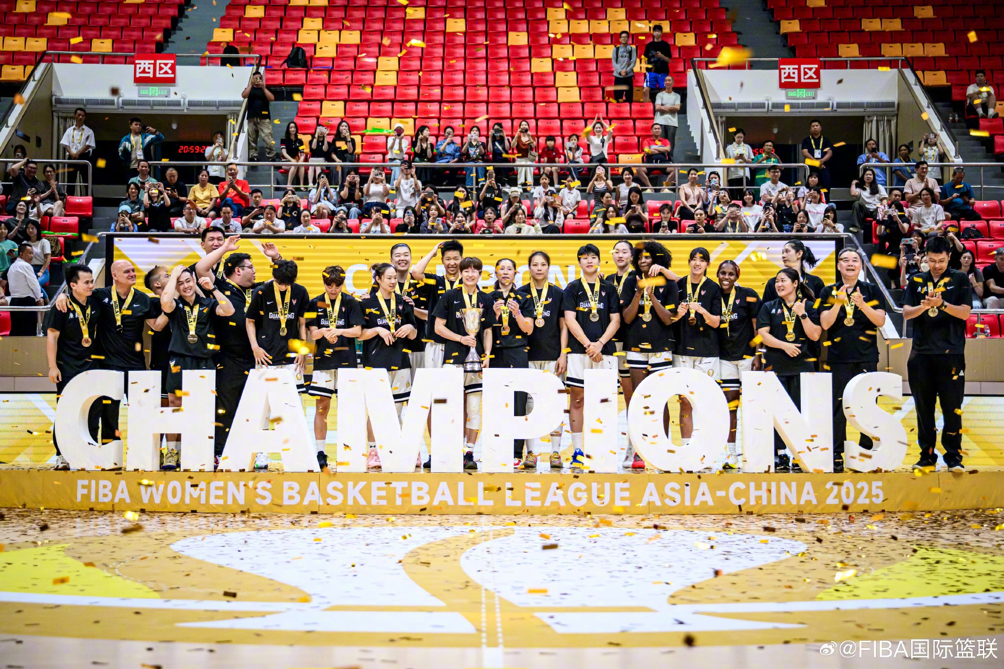 东莞女篮亚冠夺冠杨舒予23分获MVP