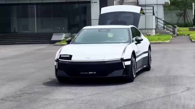 小鹏P7成年轻人改装新宠，智能轿跑诠释情绪价值