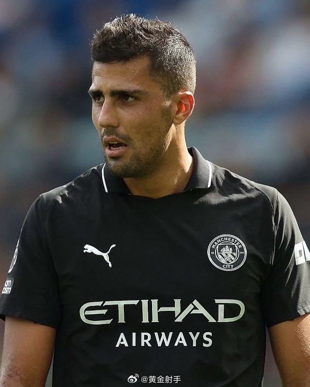 曼城主帅瓜迪奥拉透露罗德里膝盖伤情复发