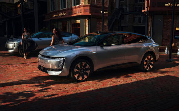 奥迪E5亮相引外媒惊叹，59英寸巨屏电动quattro颠覆认知