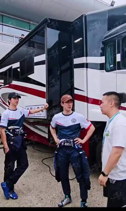 王一博考取国际D照引好友惊叹