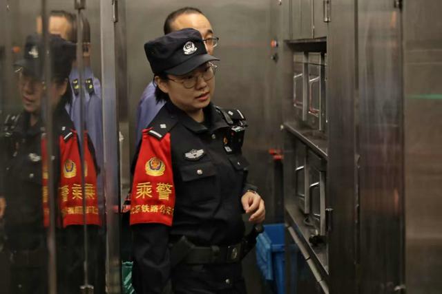张正摄