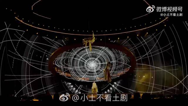 林忆莲巡演玩谐音梗莲莲看歌迷追现场