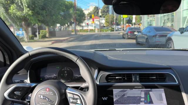 洛杉矶体验Waymo无人驾驶汽车，多传感器高算力实现稳准快