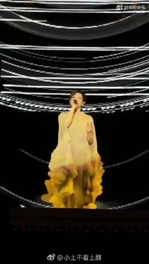 林忆莲合肥场继续开唱，世纪莲后送假期福利