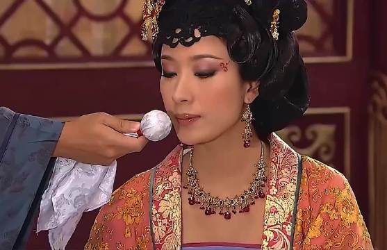 姚金玲怀龙胎不慎流产宫心计众星出演