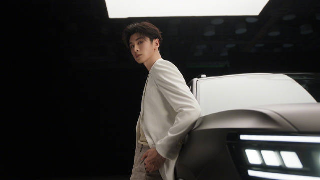 张云龙演绎途昂Pro从容境界，10月3日大众新境空间重庆开启