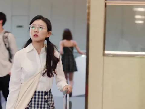 女生因拿出行李箱，没想到和霸道总裁姻缘相牵 ！你是我的命中注定 邢昭林梁洁