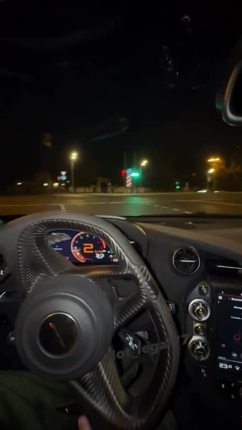 迈凯轮这动态，有点凶 非国内视频，切勿模仿