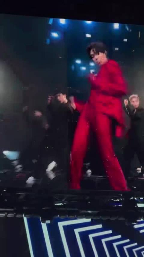 陈立农重庆巡演高光时刻，扫腿舞点燃全场