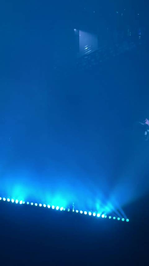 陈立农重庆生日场演唱会献唱《firewalking》