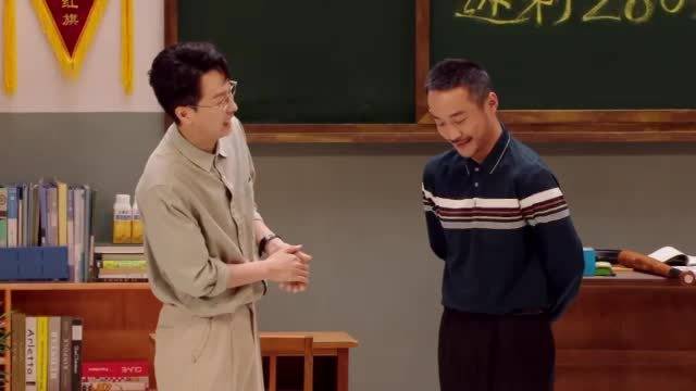 36岁班长父亲到校引班主任惊叹，原生家庭跳出东亚框架