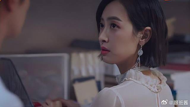 男人得知女友，在外面跟别人相亲，自己纯纯像小丑！