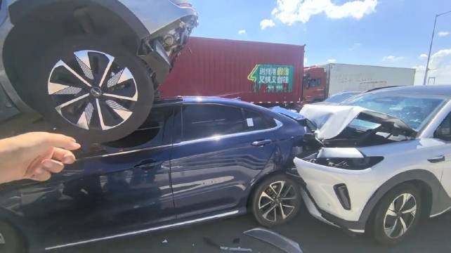 艾瑞泽8碰撞测试表现优异，ABC柱完好无损