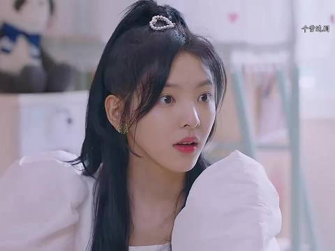 富家女钢笔价值一辆车却交不起学费